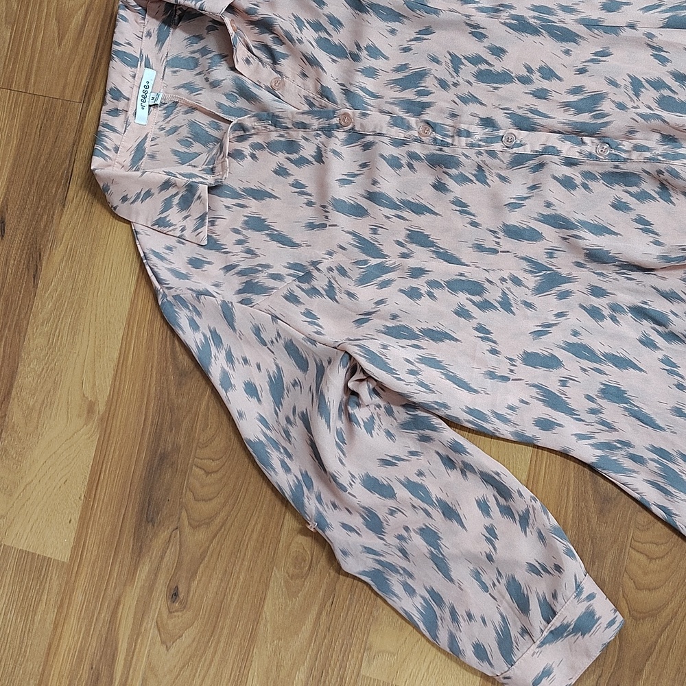 Pink and Gray Ladies Size Medium Dressy Blouse,  Ladies Button Down Top - Picture 6 of 9